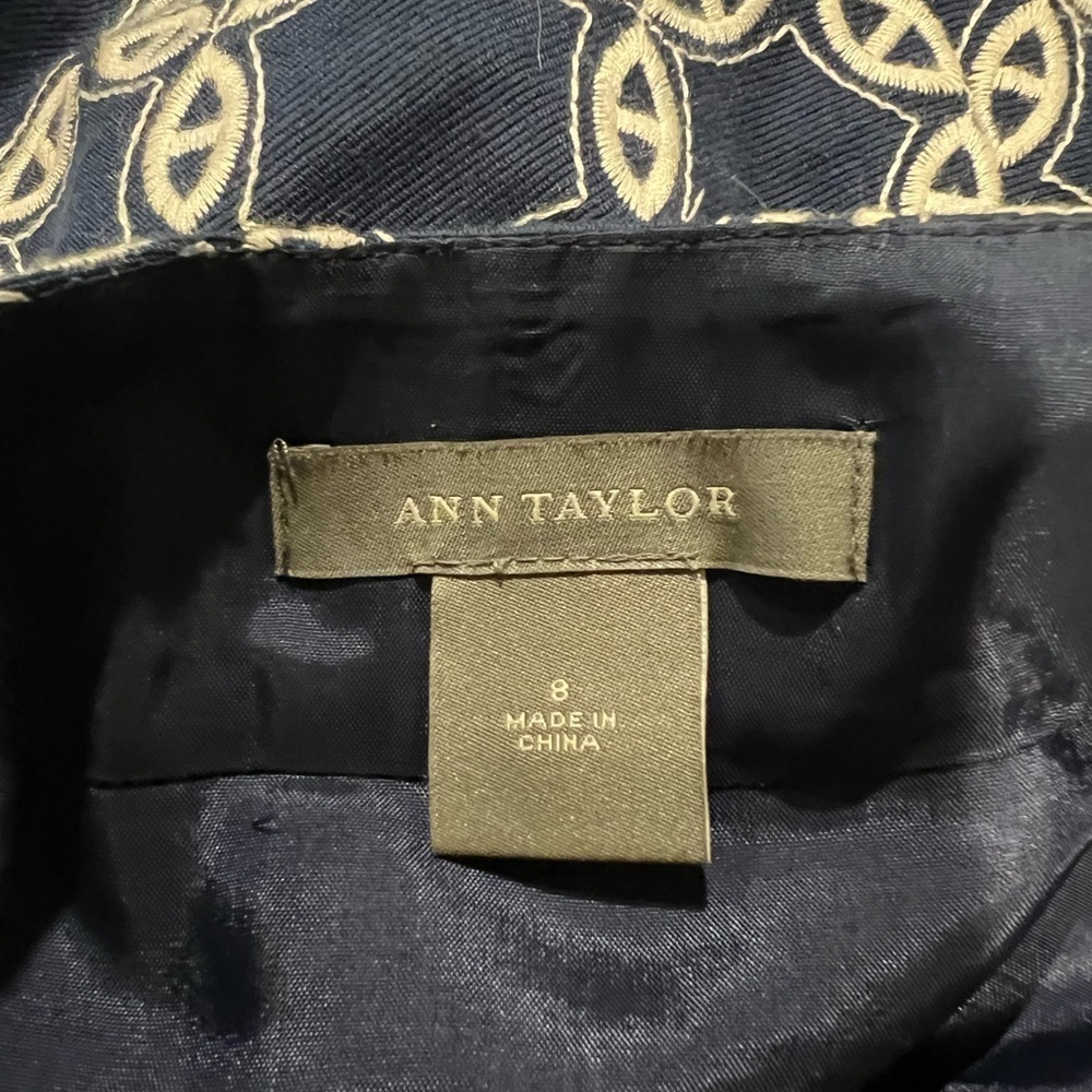 Ann Taylor blue nautical theme/chain link pencil skirt size 8 - Picture 4 of 5